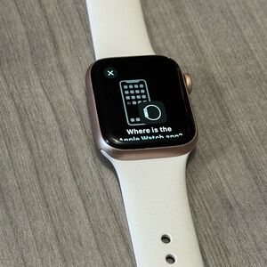 Apple Watch Series 4, 40mm size